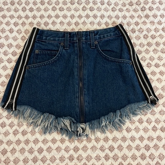 Carmar Beatrice Zip Front Denim Jean Skirt Reflective Stripes Raw Hem Size 25 - Picture 5 of 15